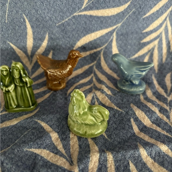 Vintage Wade England Red Rose Tea Figures - Picture 3 of 7